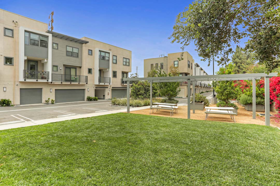 3945 Eagle Rock Blvd #46, Glassell Park, Tracy Do Home for sale