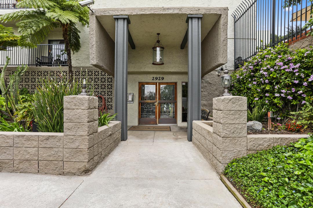 2929 Waverly Dr #101 90039 Silver Lake Condo for Lease Tracy Do Compass