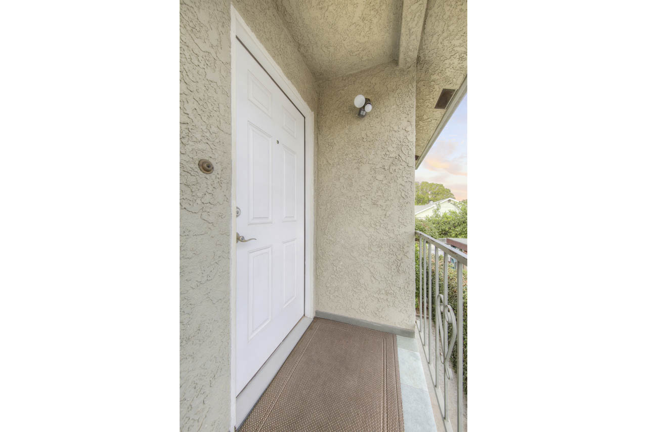 3443 & 3443 1/2 Madera Ave 90039 Silver Lake Duplex for Sale Tracy Do Compass Real Estate