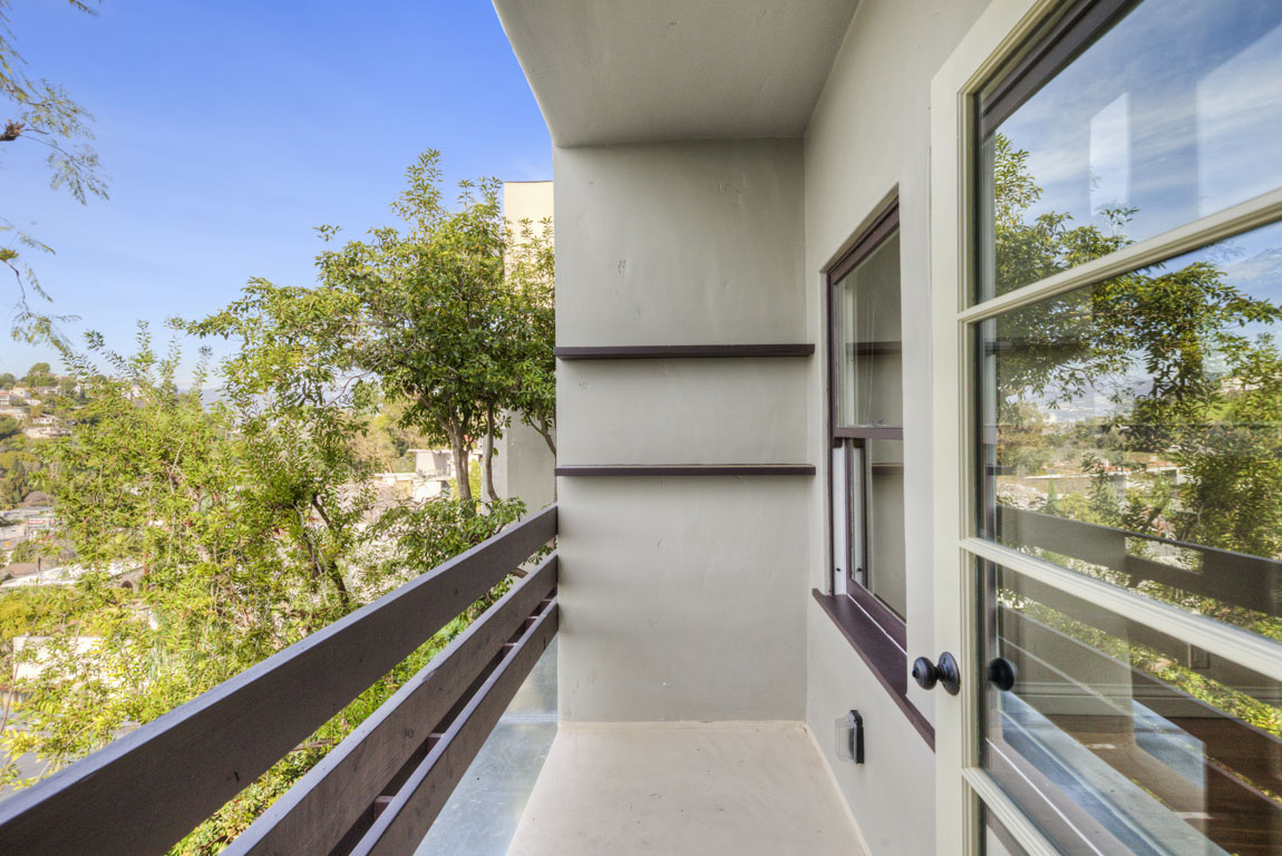 1807 Edgecliffe Dr Silver Lake Rudolf Schindler Modernist Apartment for Lease Tracy Do Real Estate