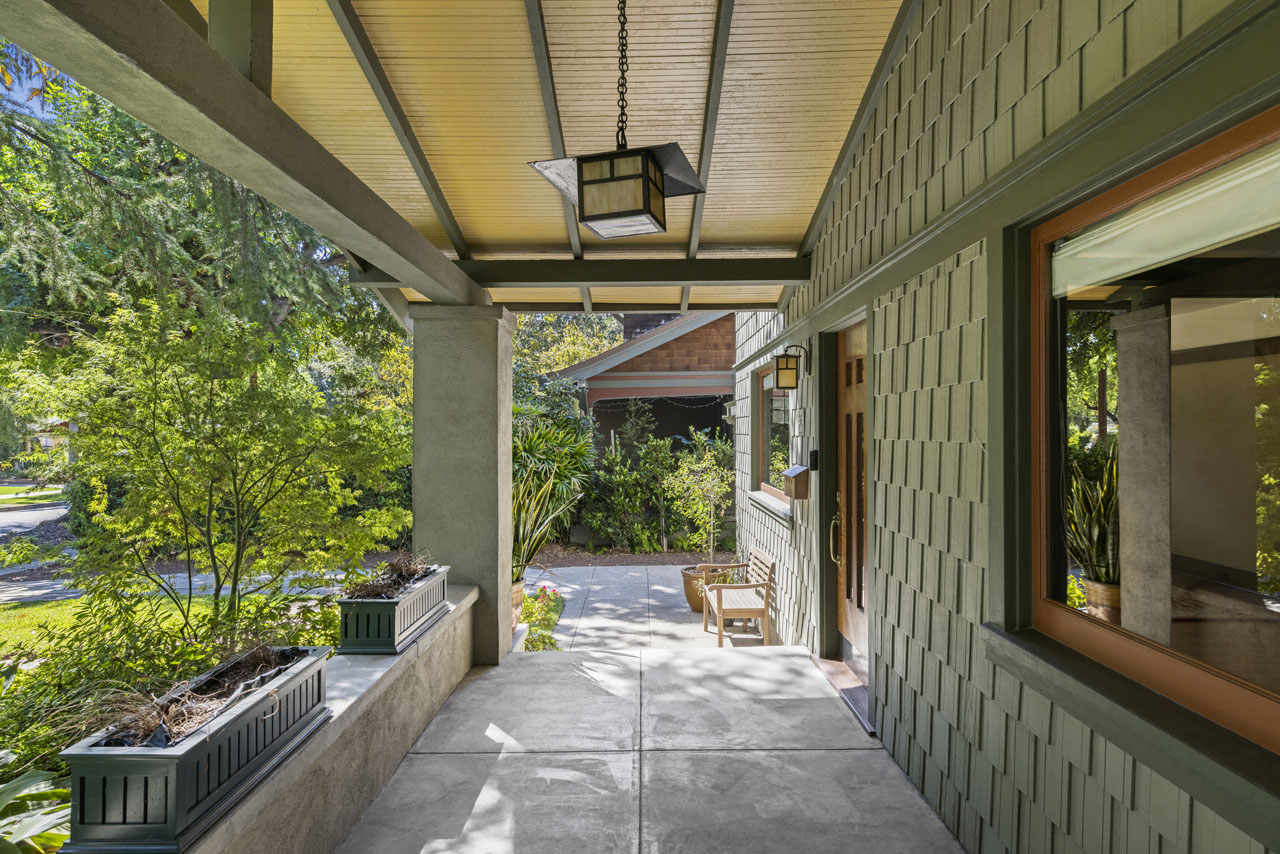 737 N Michigan Ave Pasadena Bungalow for Lease Tracy Do