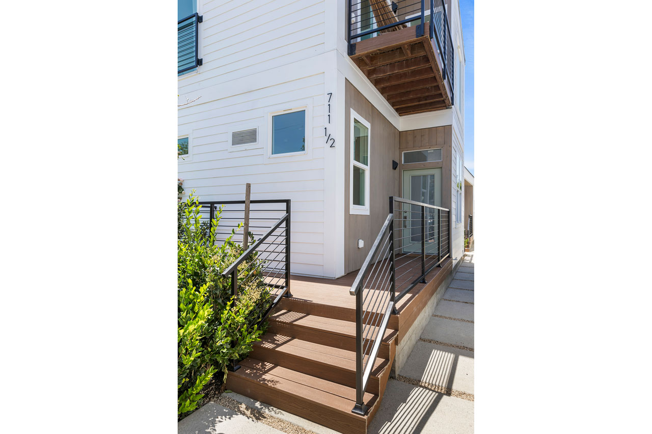 711 1/2 Chestnut Ave Highland Park Tenants-in-Common Contemporary home for sale