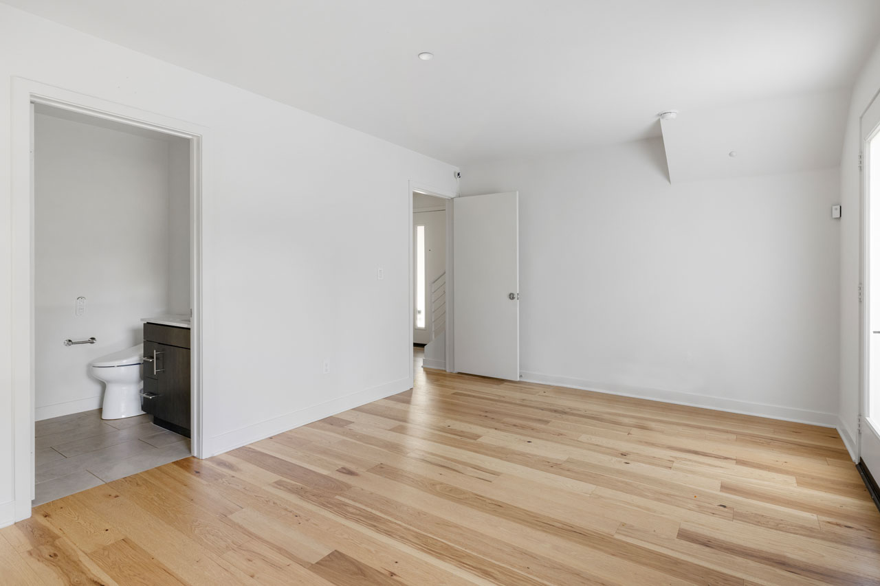 2700 E Chaucer St #19 Cypress Park Townhouse for Sale Tracy Do