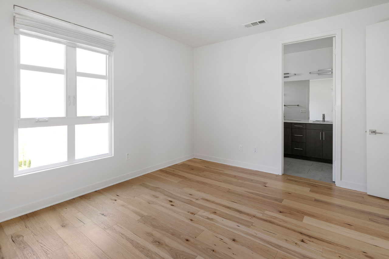 2700 E Chaucer St #19 Cypress Park Townhouse for Sale Tracy Do