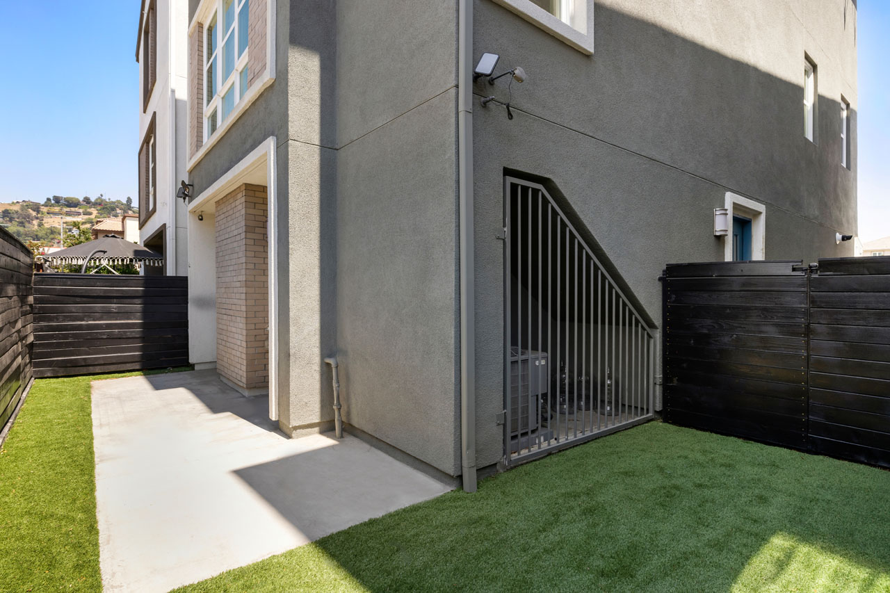 2700 E Chaucer St #19 Cypress Park Townhouse for Sale Tracy Do