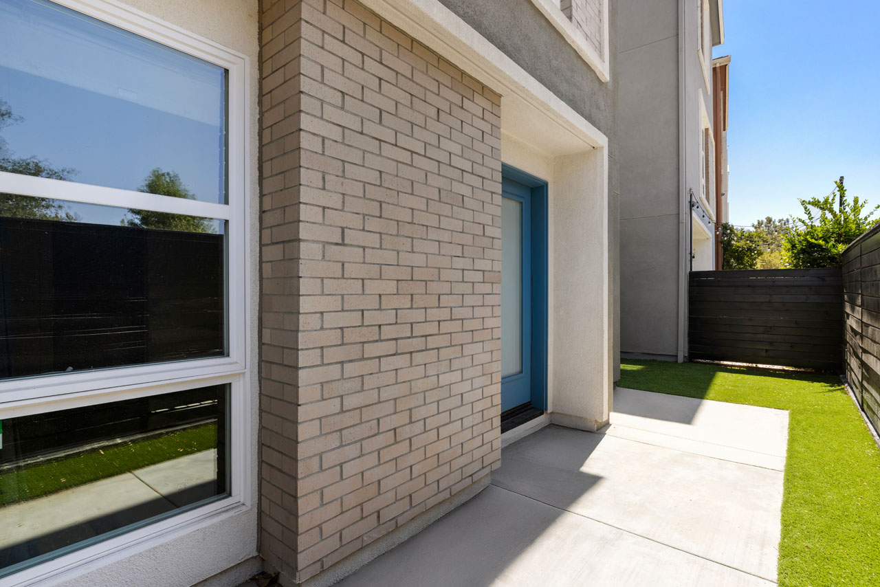 2700 E Chaucer St #19 Cypress Park Townhouse for Sale Tracy Do