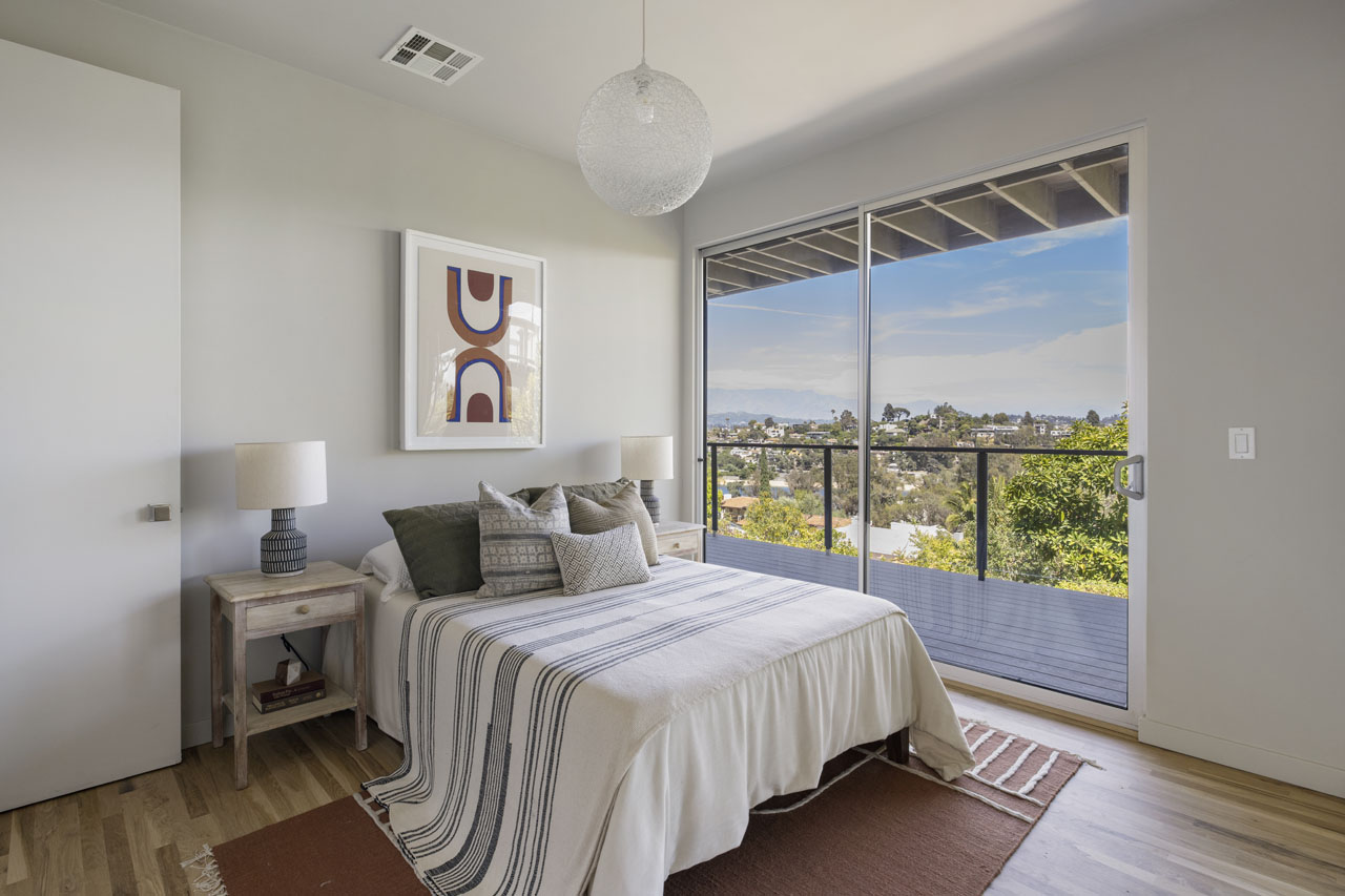 2264 Moreno Dr SIlver Lake Home for Sale Tracy Do Real Estate