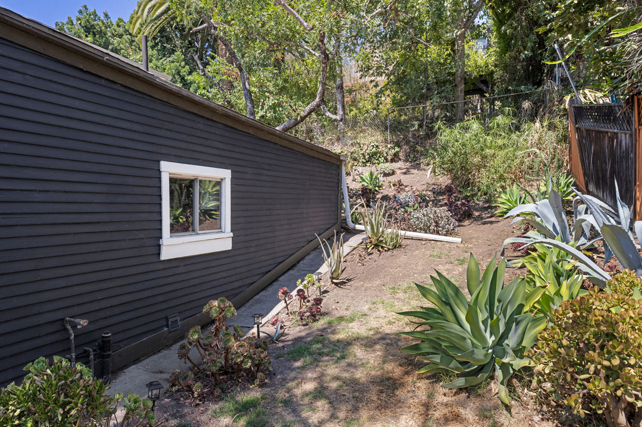 1327 Portia St Echo Park Home for Lease