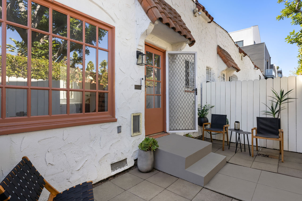 9204 National Blvd West LA Casita Condo near Culver City for Sale Tracy Do Real Estate
