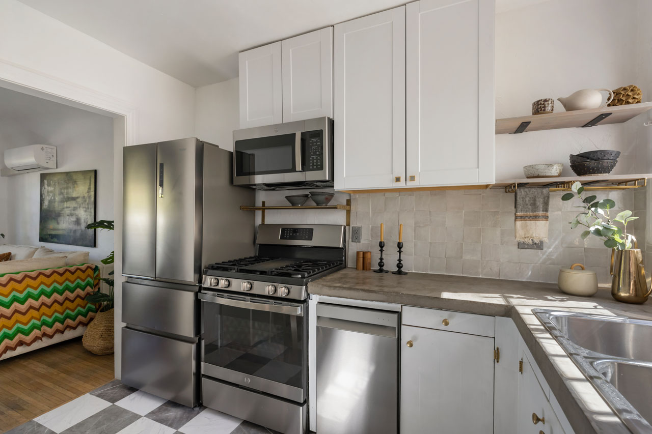 9204 National Blvd West LA Casita Condo near Culver City for Sale Tracy Do Real Estate
