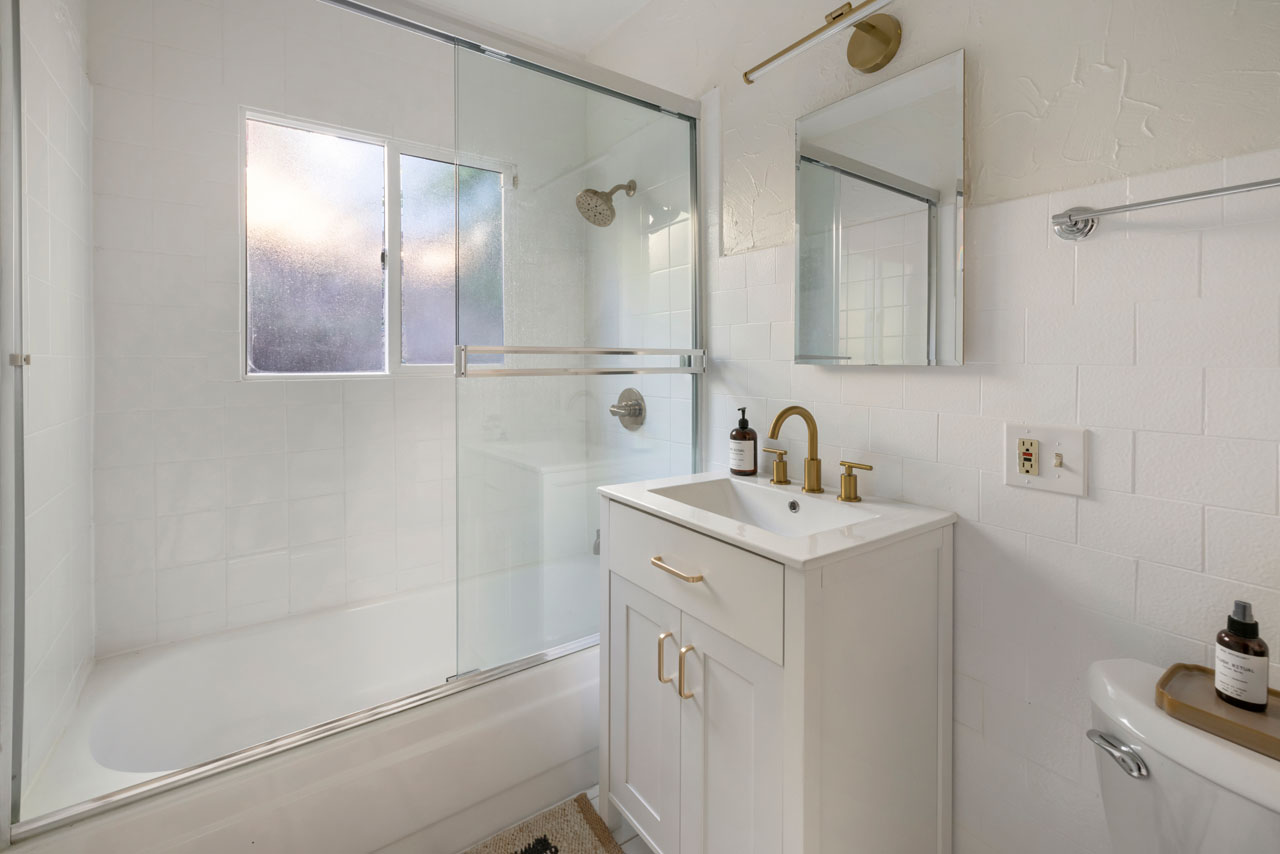 2342 Earl St Silver Lake Spanish style home for sale