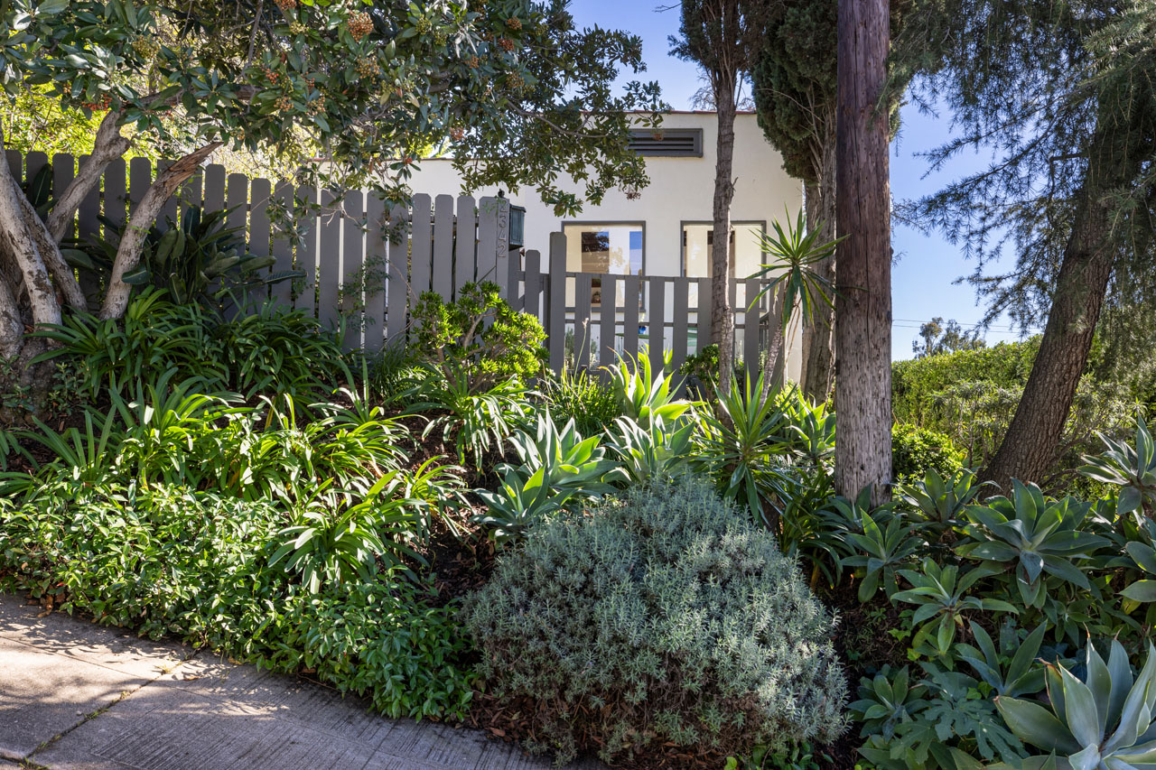 2342 Earl St Silver Lake Spanish style home for sale