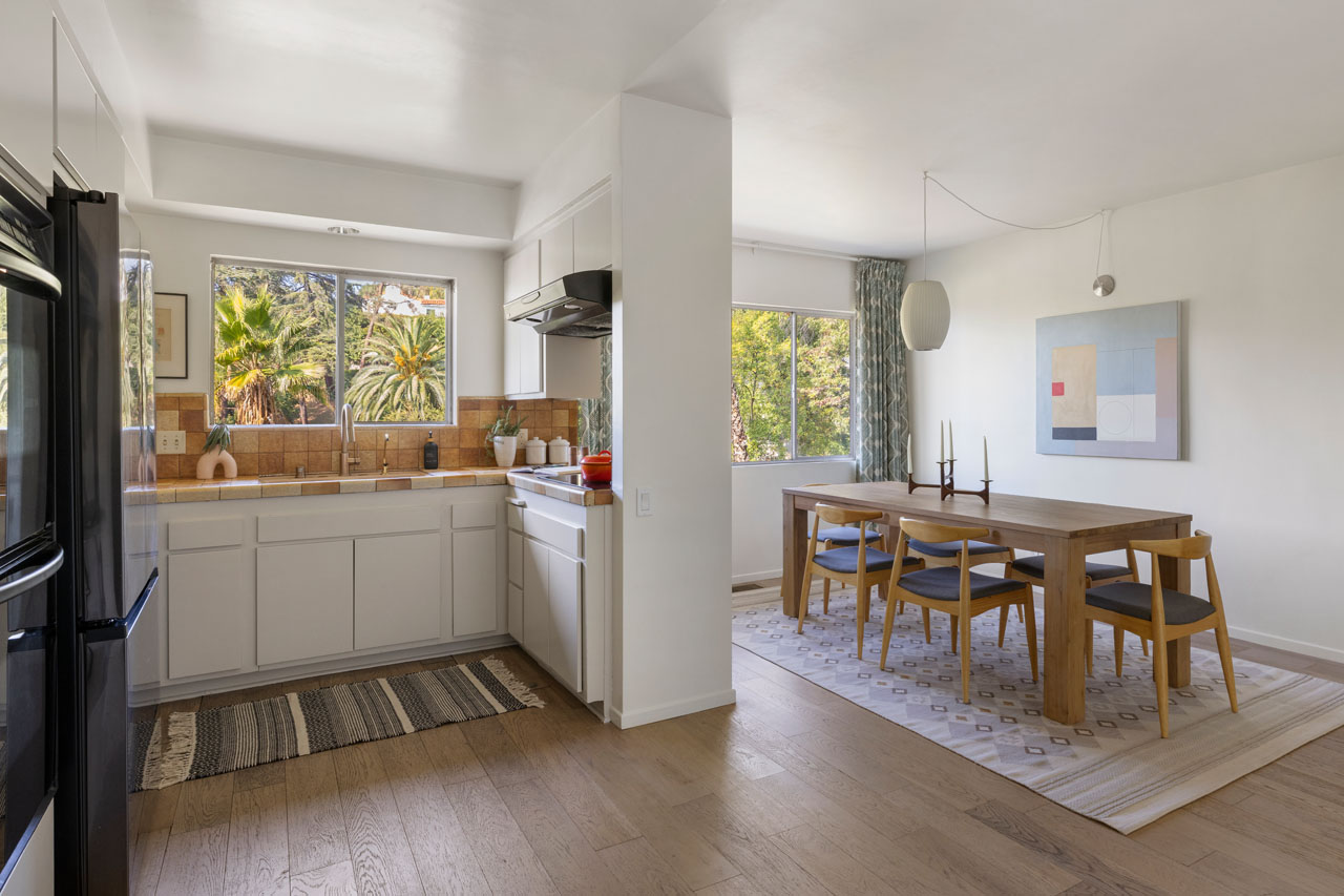 702 Cavanagh Rd Glendale Mid-century home for sale Tracy Do Real Estate