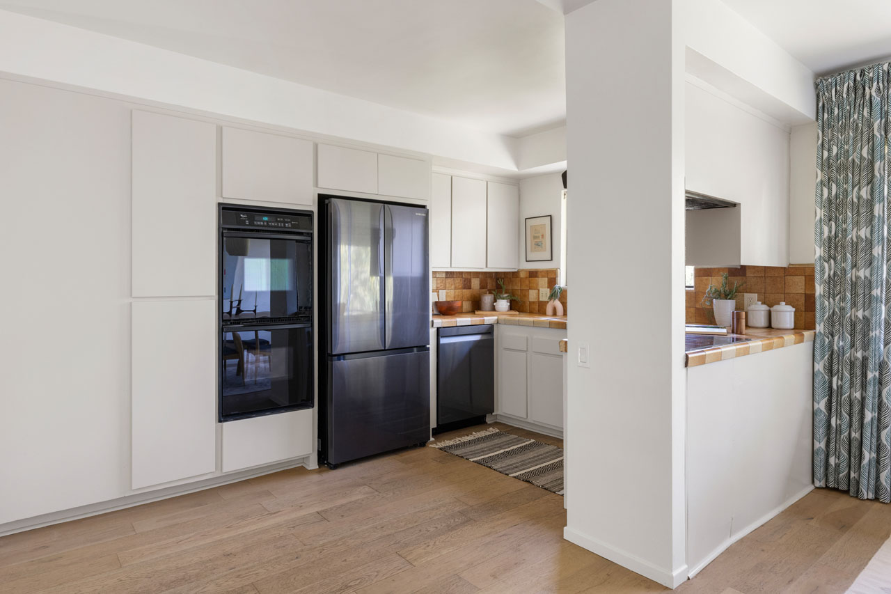 702 Cavanagh Rd Glendale Mid-century home for sale Tracy Do Real Estate