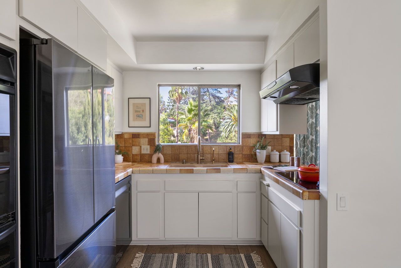 702 Cavanagh Rd Glendale Mid-century home for sale Tracy Do Real Estate