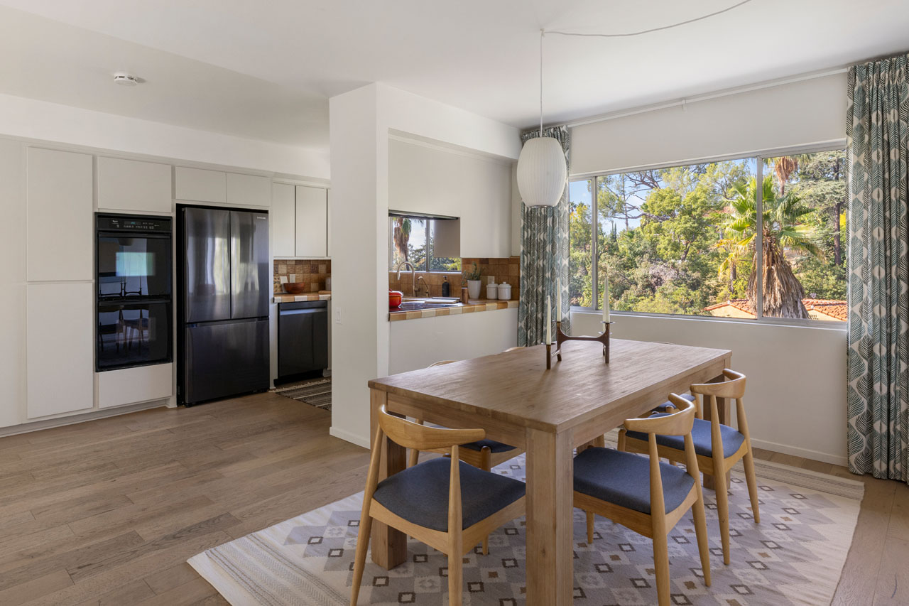 702 Cavanagh Rd Glendale Mid-century home for sale Tracy Do Real Estate