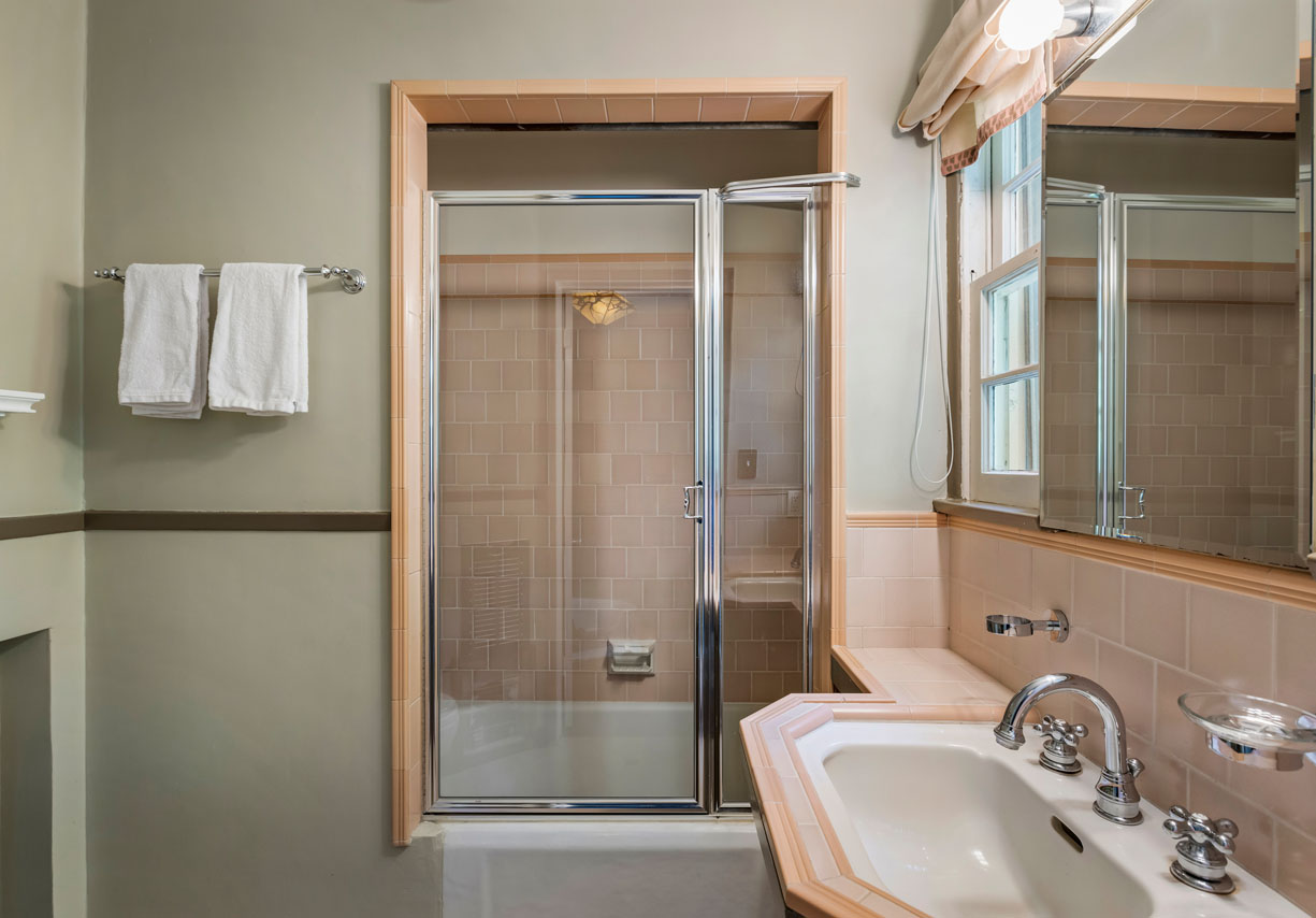 2555 N Altadena Dr Altadena Home for Sale Tracy Do Real Estate