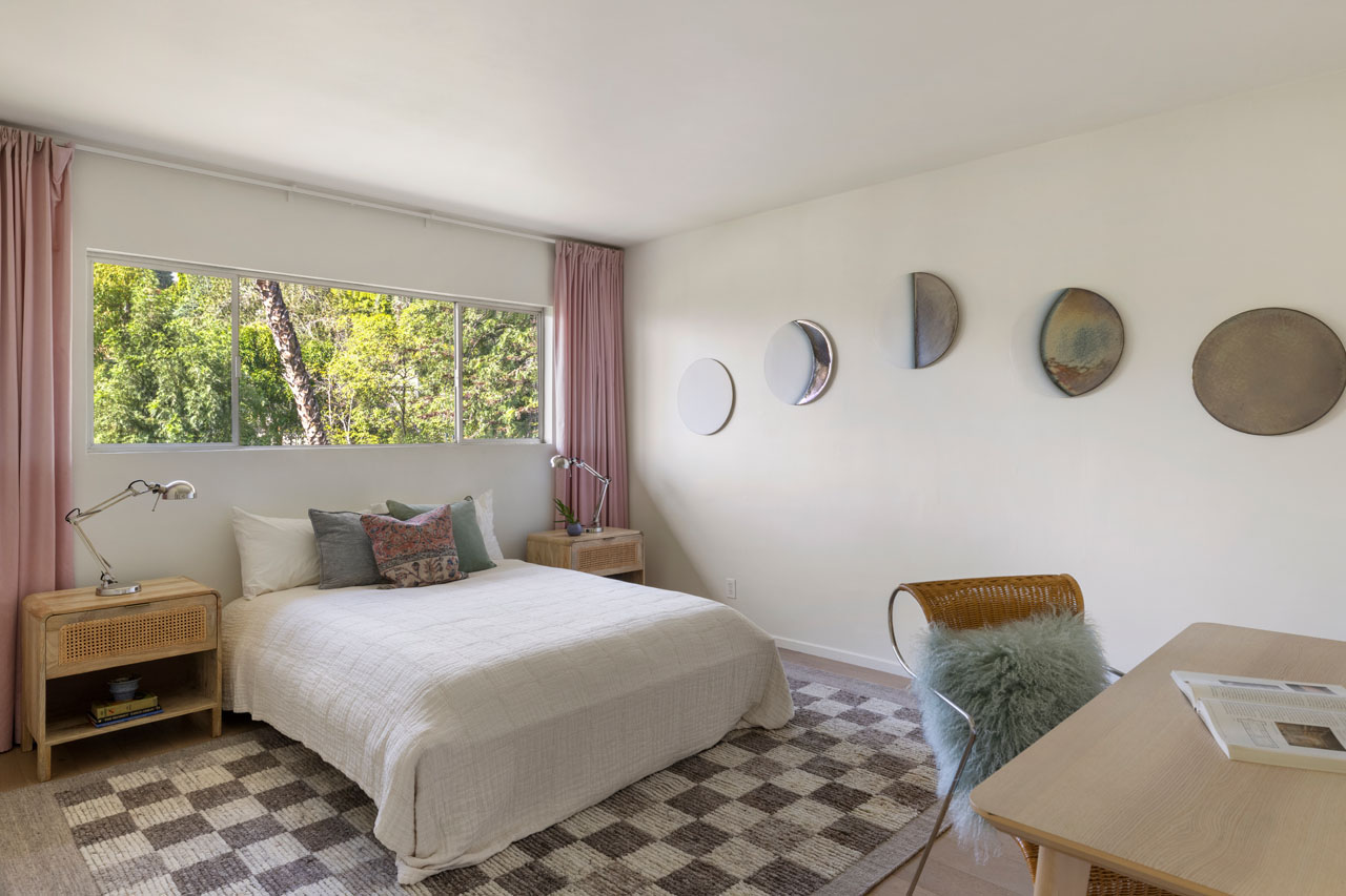 702 Cavanagh Rd Glendale Mid-century home for sale Tracy Do Real Estate