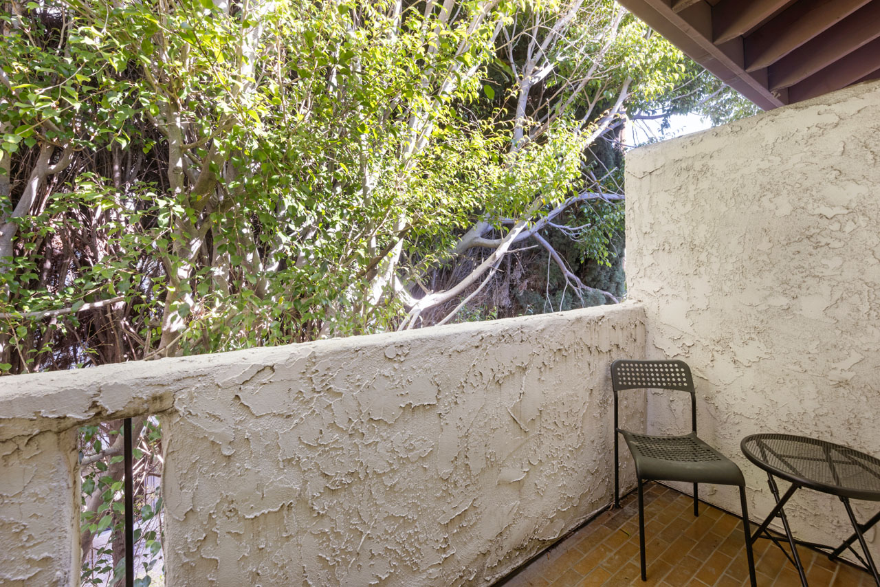 1916 Overland Ave #2 West LA Condo for Sale Tracy Do Real Estate