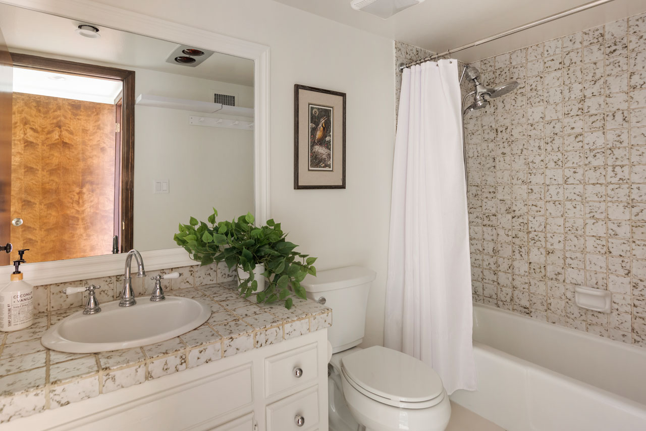 1916 Overland Ave #2 West LA Condo for Sale Tracy Do Real Estate