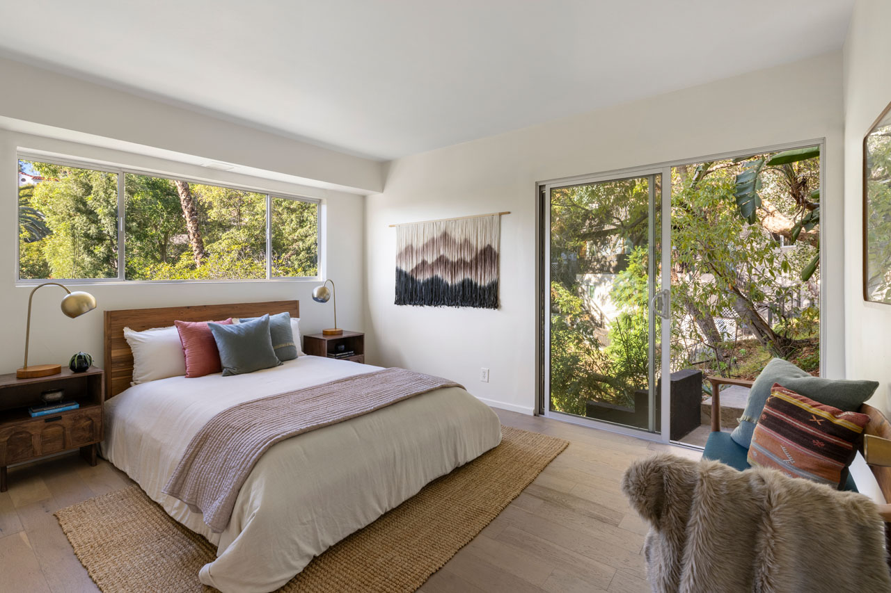 702 Cavanagh Rd Glendale Mid-century home for sale Tracy Do Real Estate