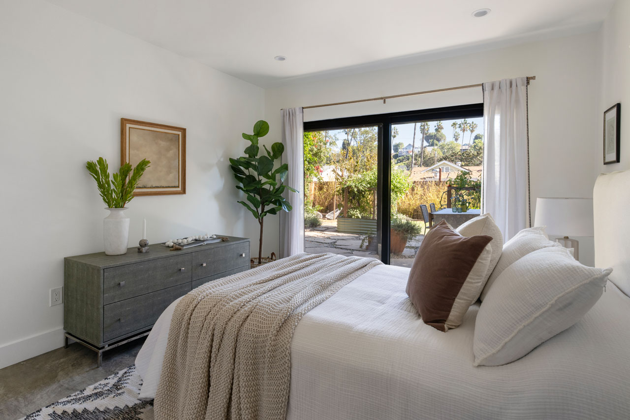 1338 McCollum St SIlver Lake home for sale Tracy Do Real Estate