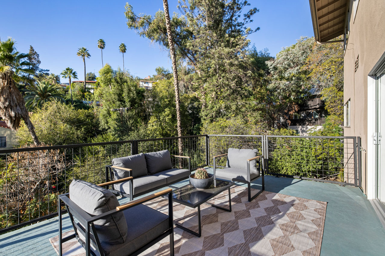 702 Cavanagh Rd Glendale Mid-century home for sale Tracy Do Real Estate