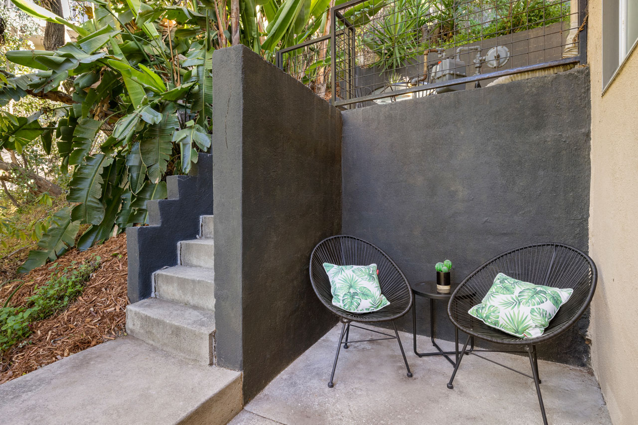 702 Cavanagh Rd Glendale Mid-century home for sale Tracy Do Real Estate