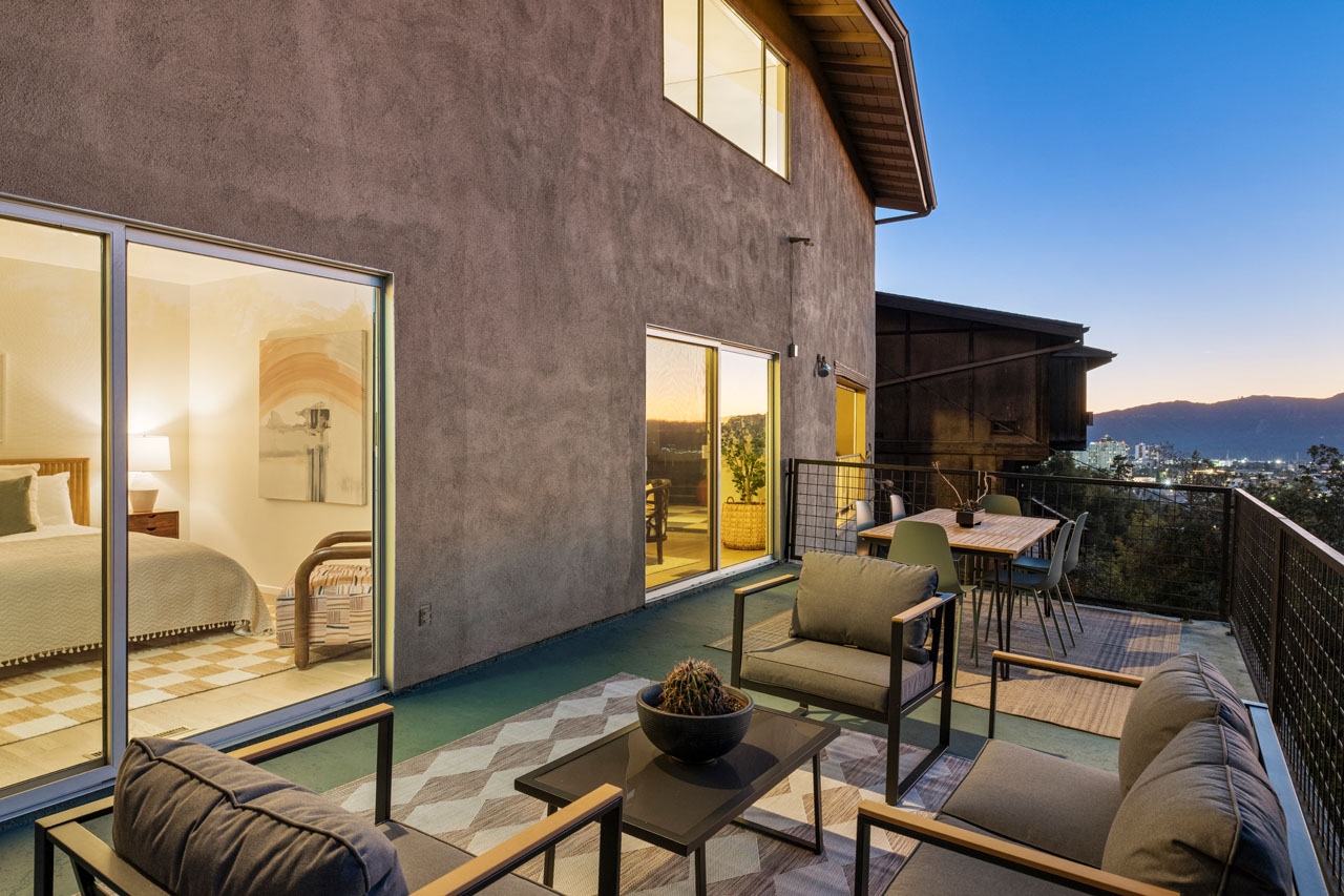 702 Cavanagh Rd Glendale Mid-century home for sale Tracy Do Real Estate