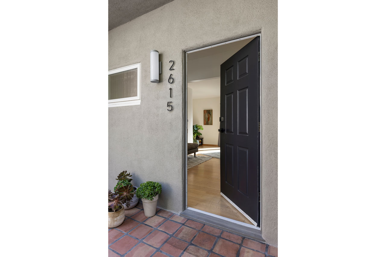 2615 Silver Ridge Ave Silver Lake home for sale Tracy Do Real Estate