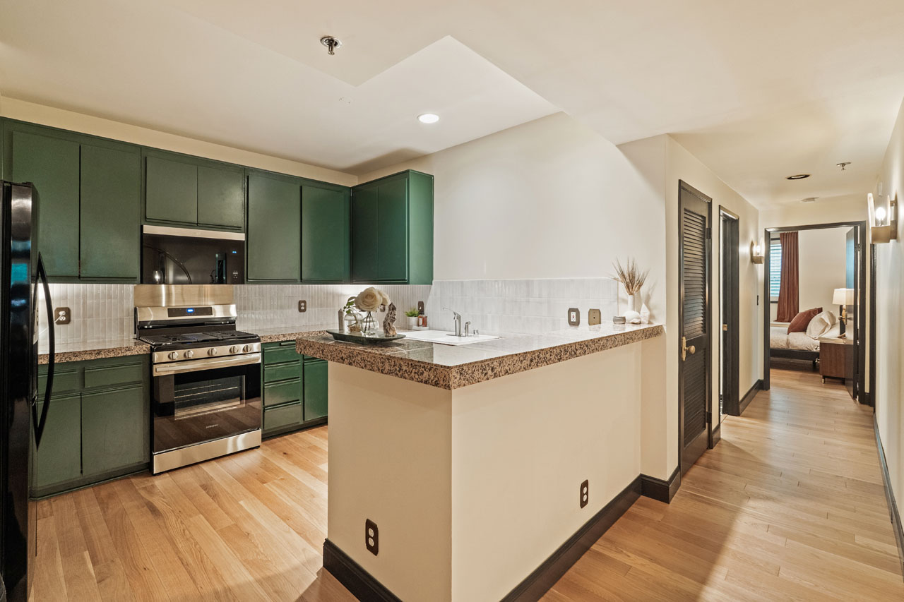 2222 N Beachwood Dr #211 Beachwood Canyon Condo for Sale Tracy Do Real Estate