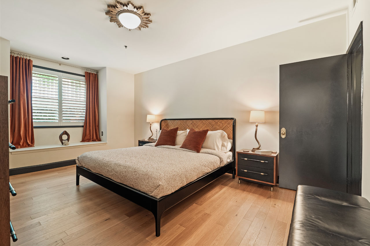 2222 N Beachwood Dr #211 Beachwood Canyon Condo for Sale Tracy Do Real Estate