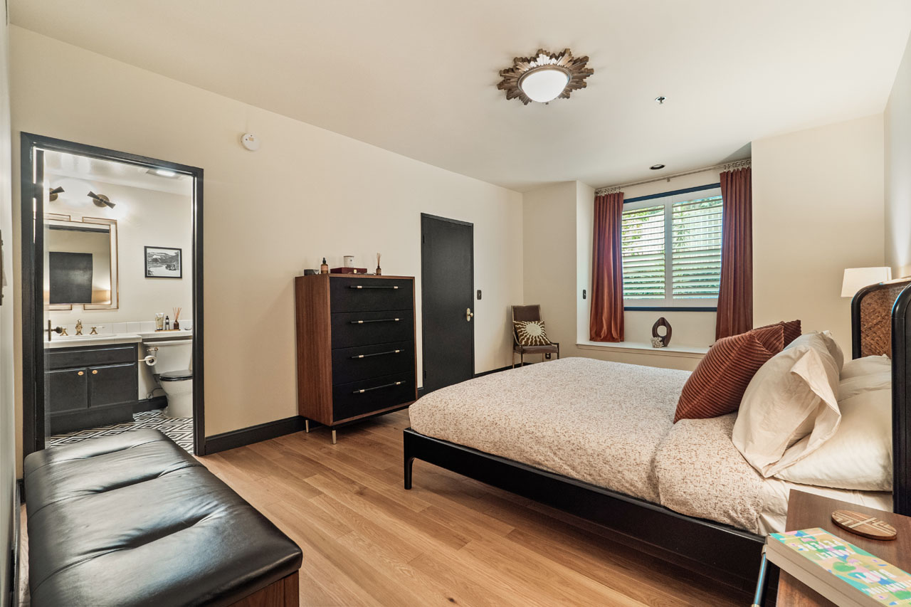 2222 N Beachwood Dr #211 Beachwood Canyon Condo for Sale Tracy Do Real Estate