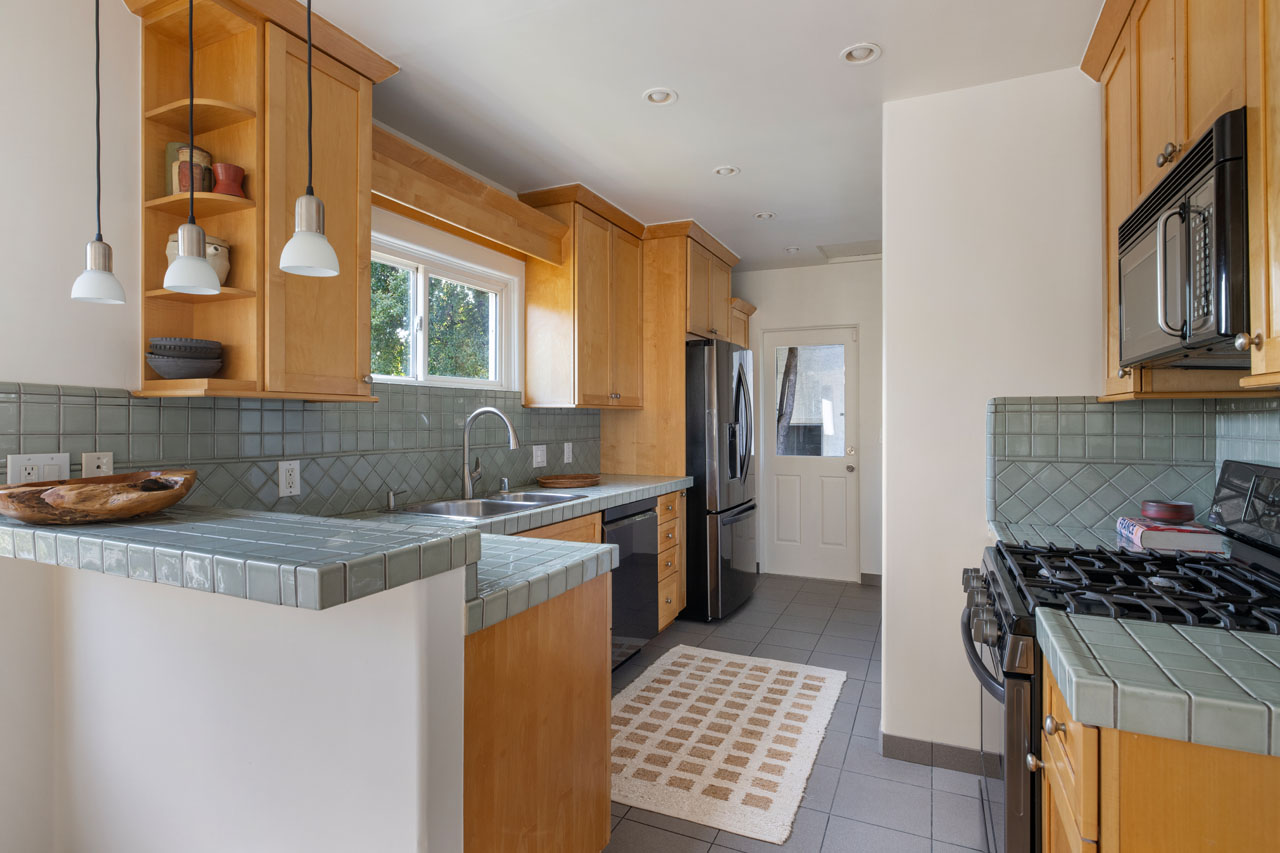 2615 Silver Ridge Ave Silver Lake home for sale Tracy Do Real Estate