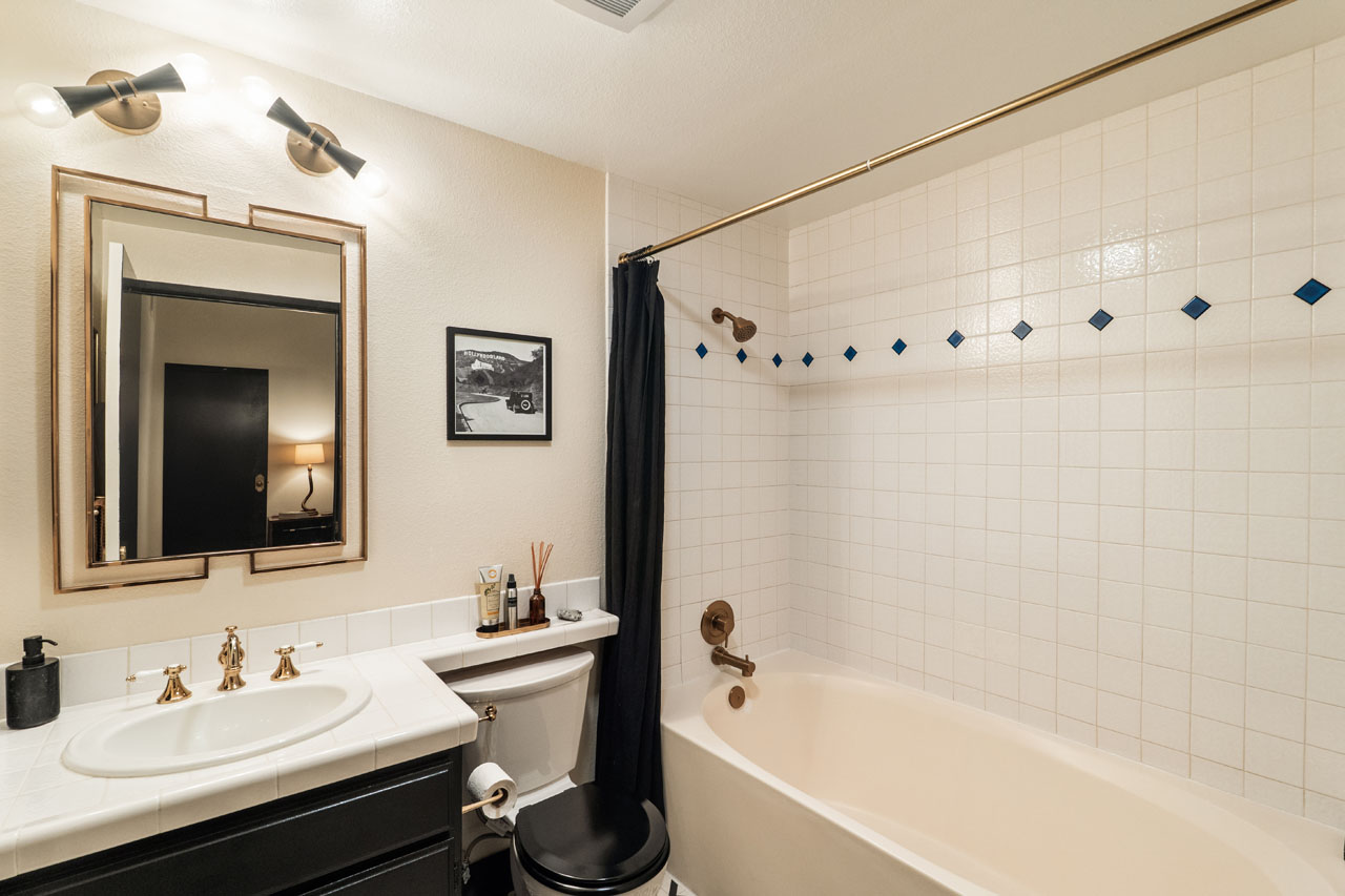 2222 N Beachwood Dr #211 Beachwood Canyon Condo for Sale Tracy Do Real Estate