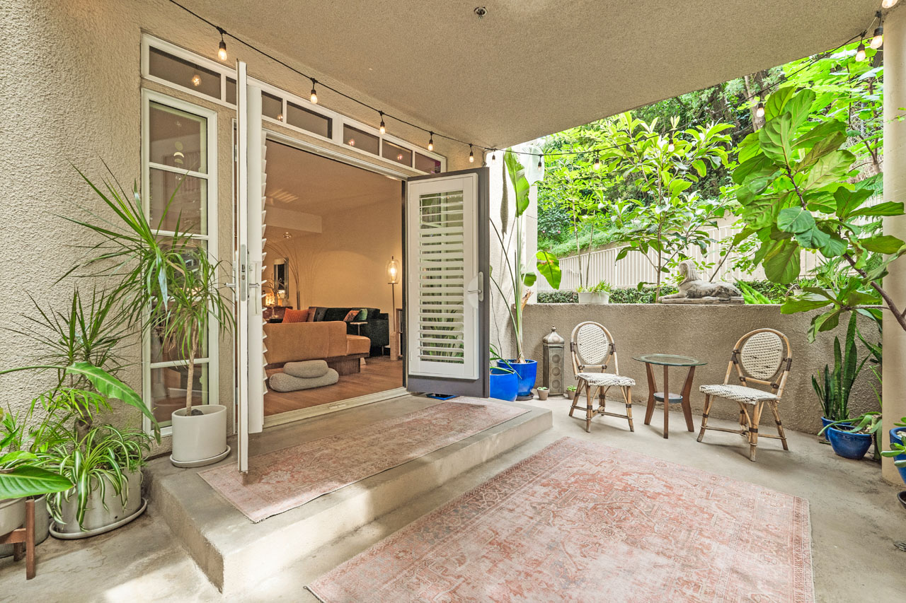 2222 N Beachwood Dr #211 Beachwood Canyon Condo for Sale Tracy Do Real Estate