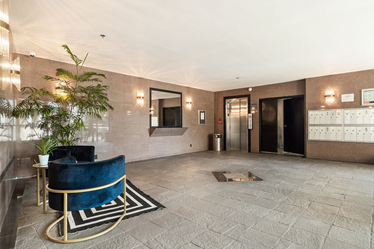 2222 N Beachwood Dr #211 Beachwood Canyon Condo for Sale Tracy Do Real Estate