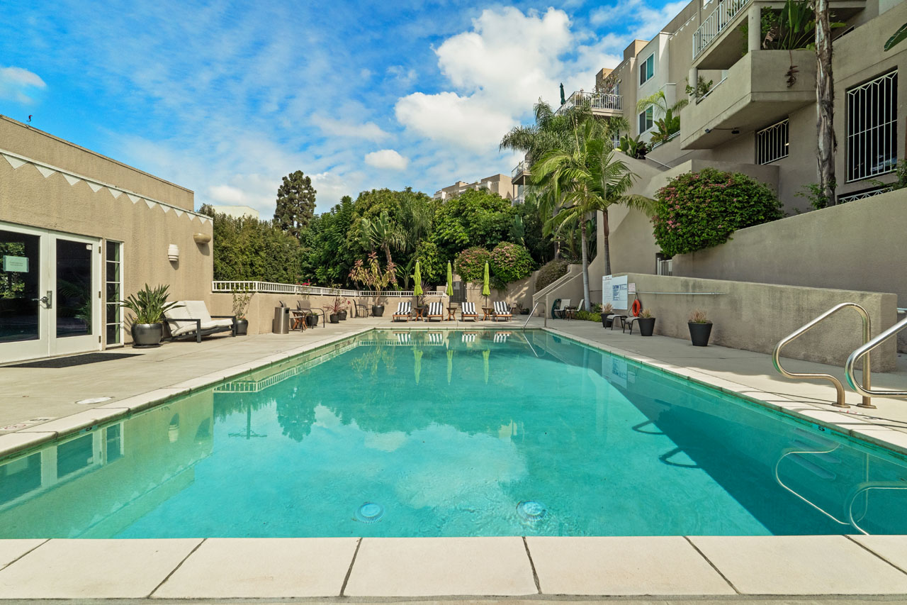 2222 N Beachwood Dr #211 Beachwood Canyon Condo for Sale Tracy Do Real Estate