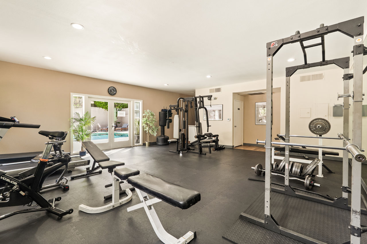 2222 N Beachwood Dr #211 Beachwood Canyon Condo for Sale Tracy Do Real Estate