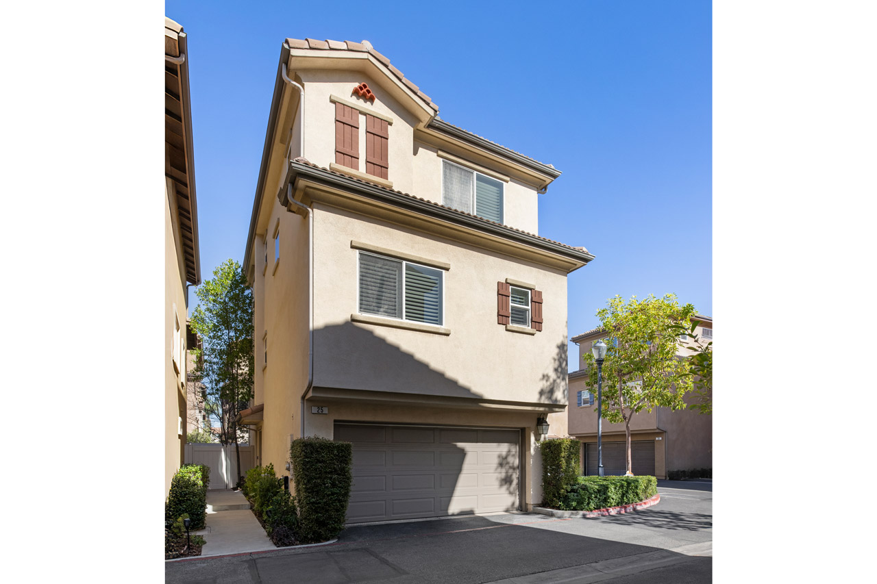 6840 De Celis Pl #25 Van Nuys Home for Sale Tracy Do Real Estate