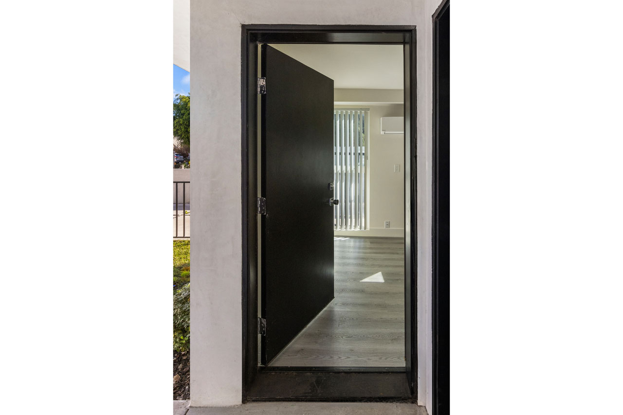 5456 1/4 Barton Ave Hollywood Apartment for Lease Tracy Do Real Estate