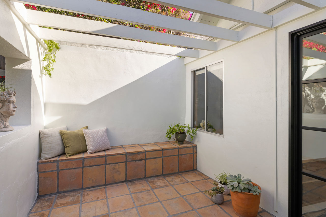 2274 Cove Ave Silver Lake Home for Sale Tracy Do Real Estate