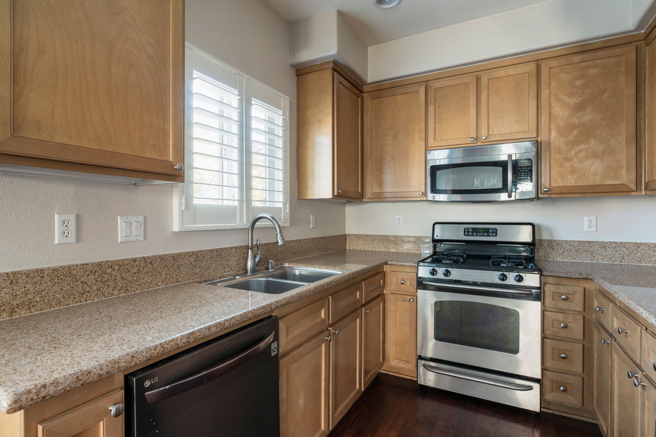 6840 De Celis Pl #25 Van Nuys Home for Sale Tracy Do Real Estate