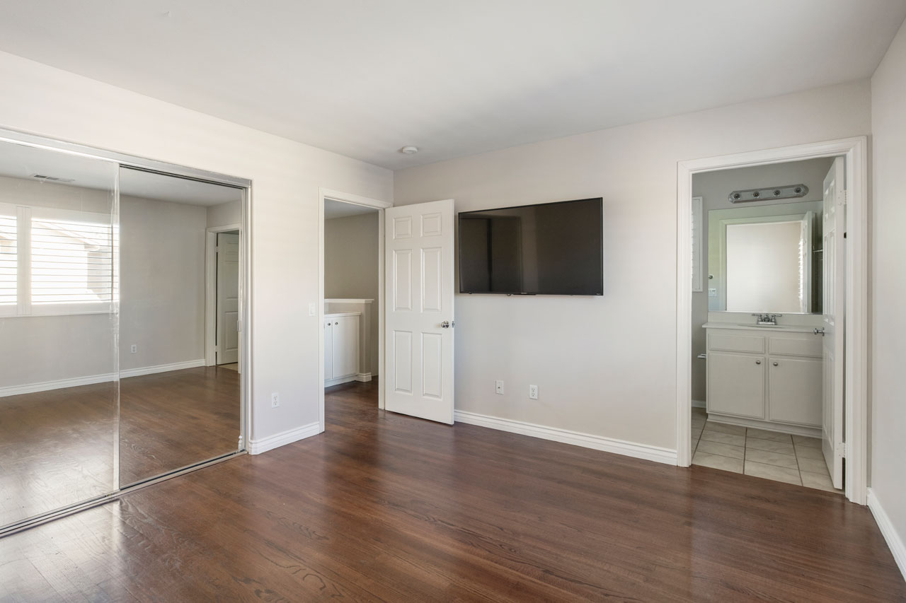 6840 De Celis Pl #25 Van Nuys Home for Sale Tracy Do Real Estate