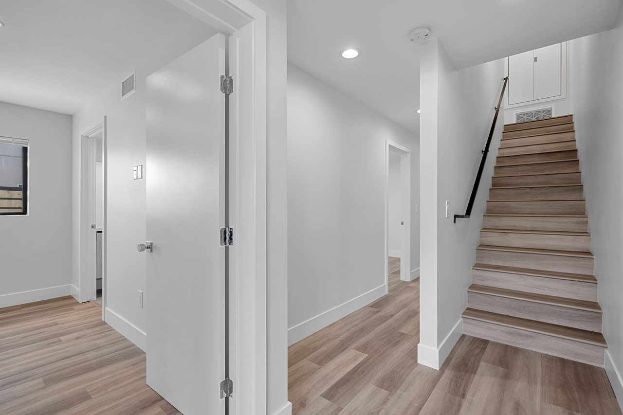 14802 Vanowen St Van Nuys Townhouse for Lease Tracy Do Real Estate