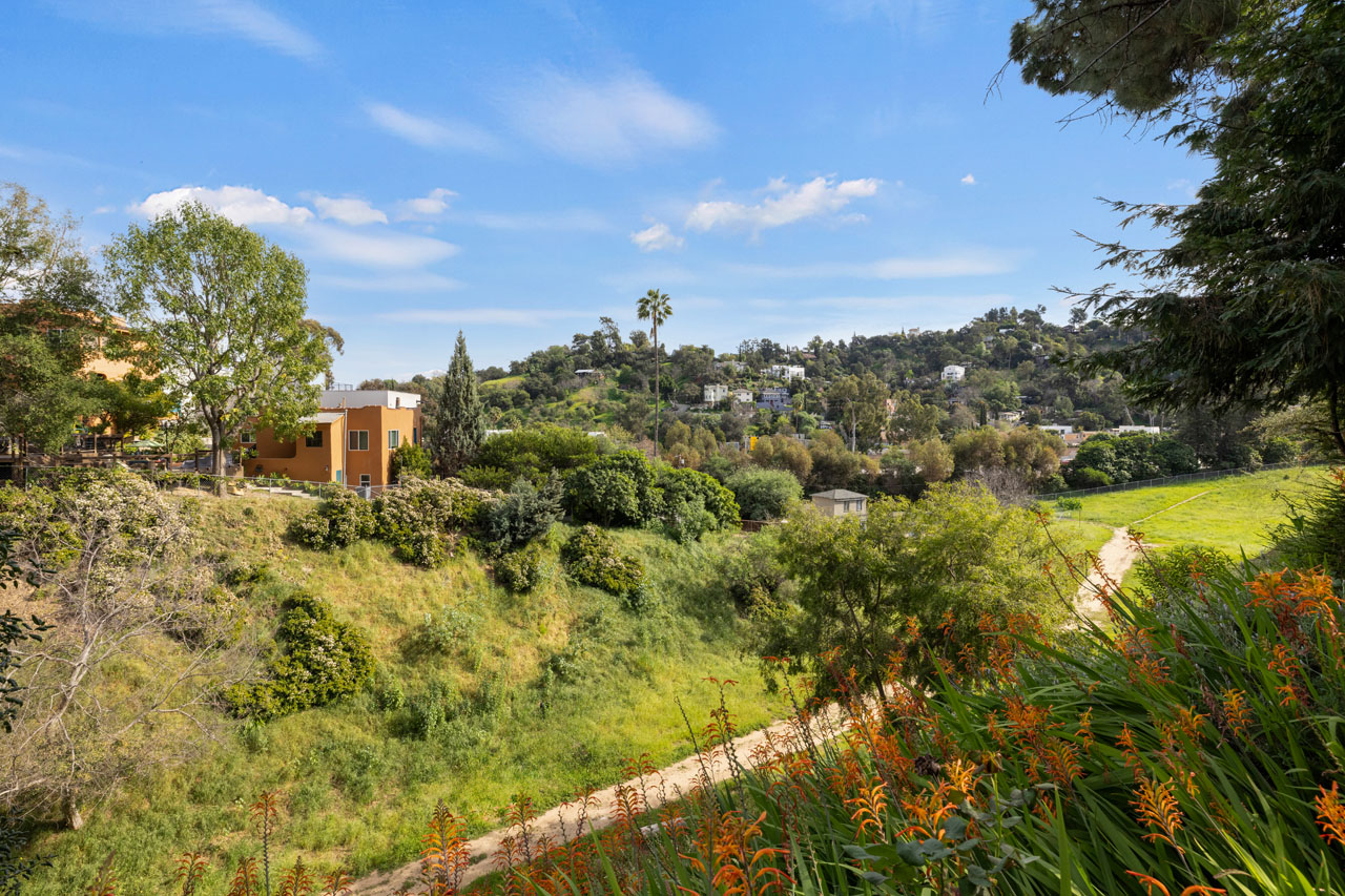 2342 Lake View Ave Silver Lake home for Sale Tracy Do Real Estate