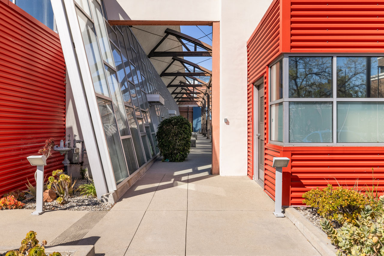 130 S Hewitt St #25 Arts District loft for sale Tracy Do Real Estate