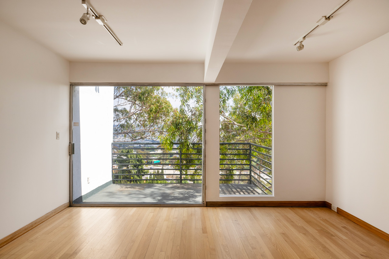 2330 & 2332 Silver Ridge Ave Silver Lake duplex for sale Tracy Do Real Estate