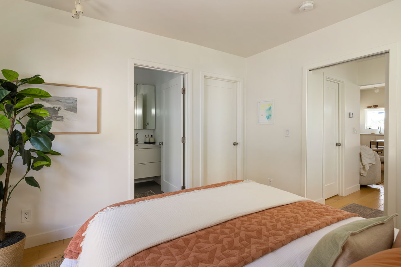 2822 & 2824 Johnston St Lincoln Heights Duplex for Sale Tracy Do Real Estate