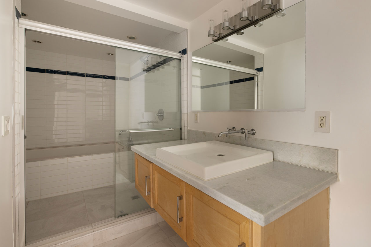 2330 & 2332 Silver Ridge Ave Silver Lake duplex for sale Tracy Do Real Estate